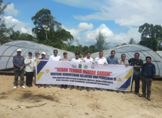 Nelayan pesisir Paloh Sambas dapat bantuan Rumah Garam